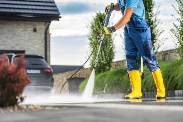 Why Choose Our Certified Pressure Washing Experts for Your Project Needs in Cross City, FL?